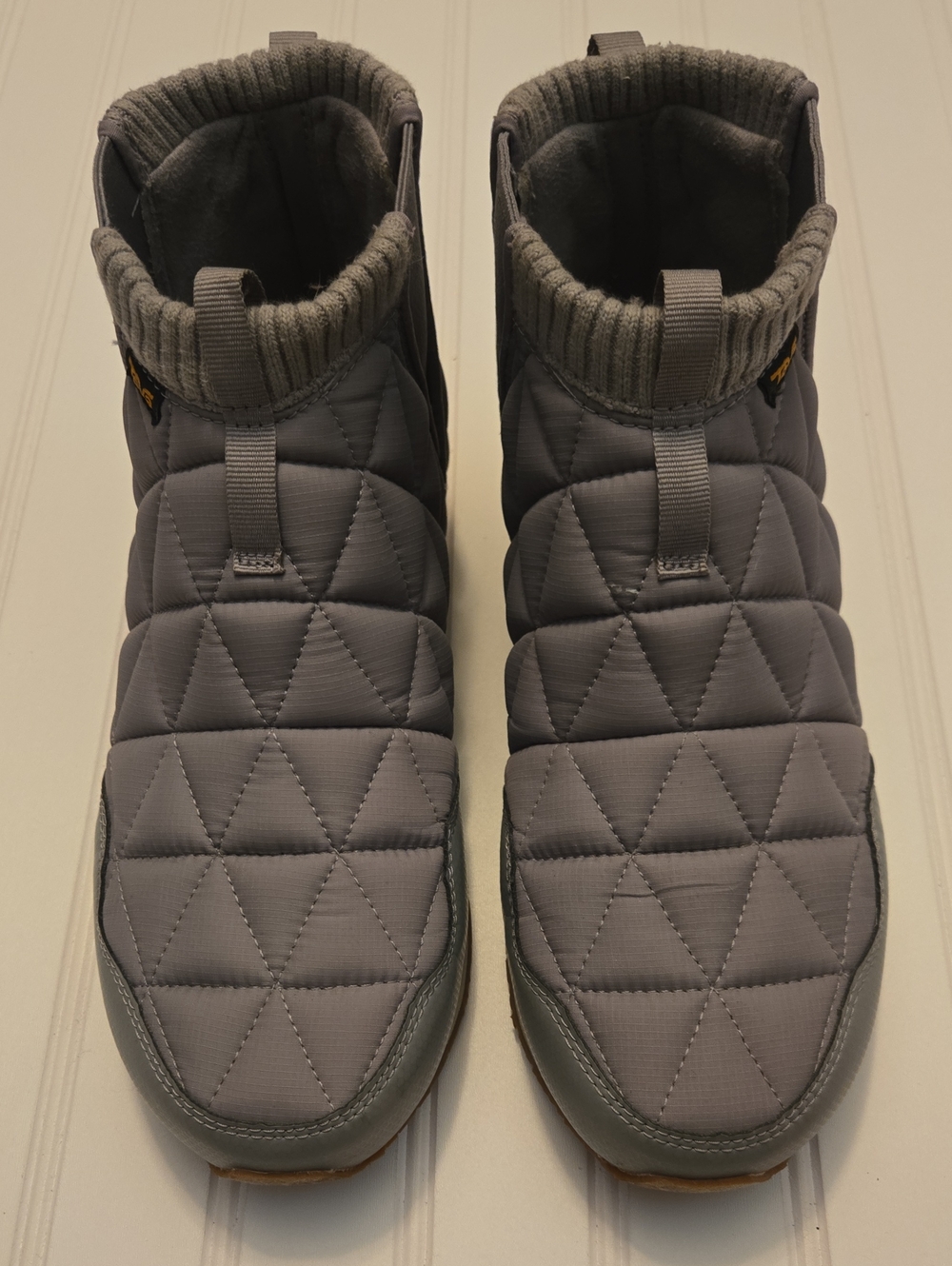 TEVA Gray Quilted Slip-On Cozy Boots / Size 9